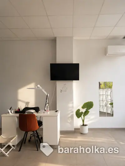 Мастер маникюра в студию NOVA Nail Studio
